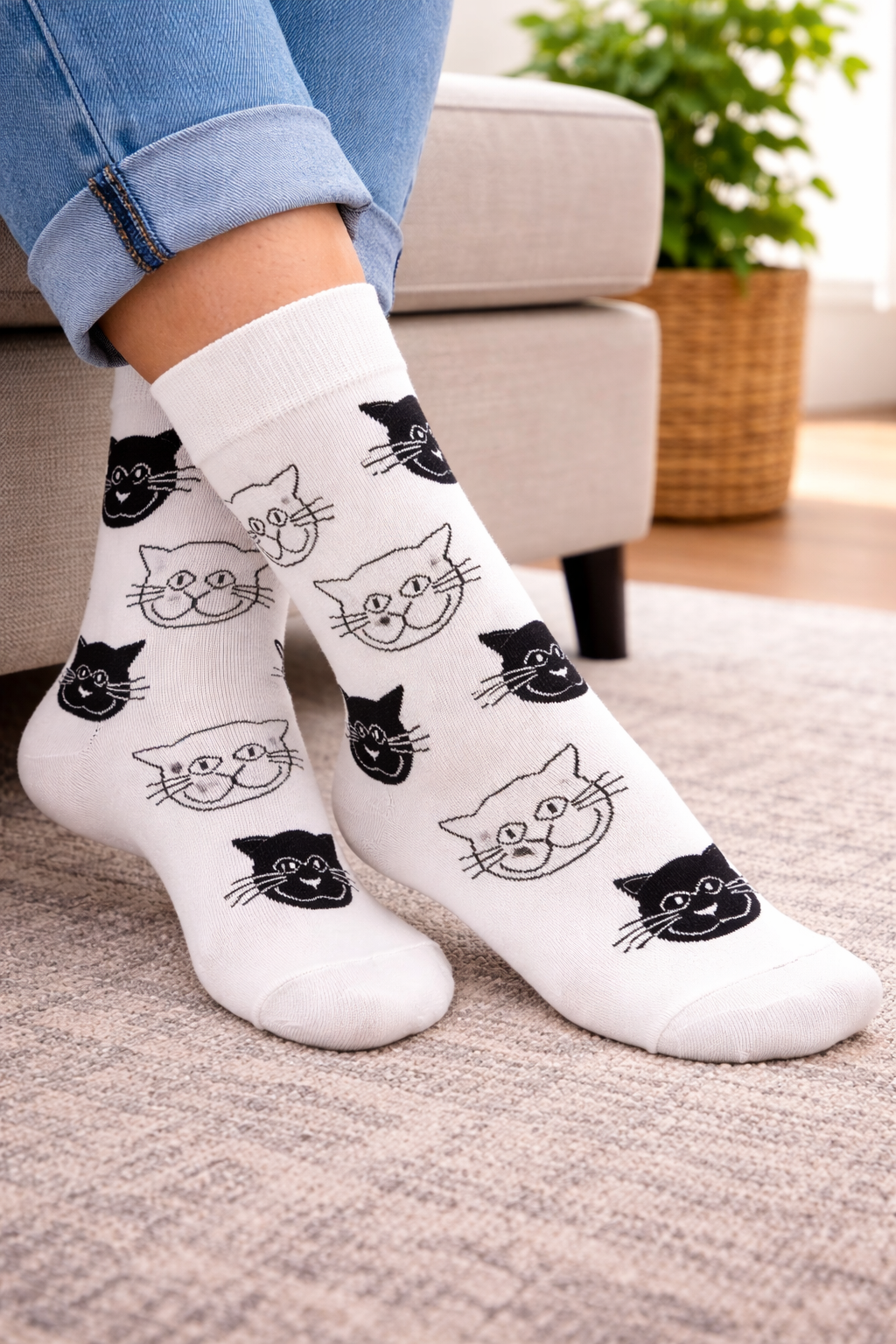 Curious Cat Socks White